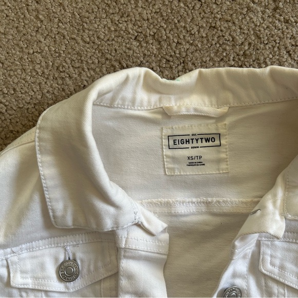 White summer denim jacket - Picture 3 of 3